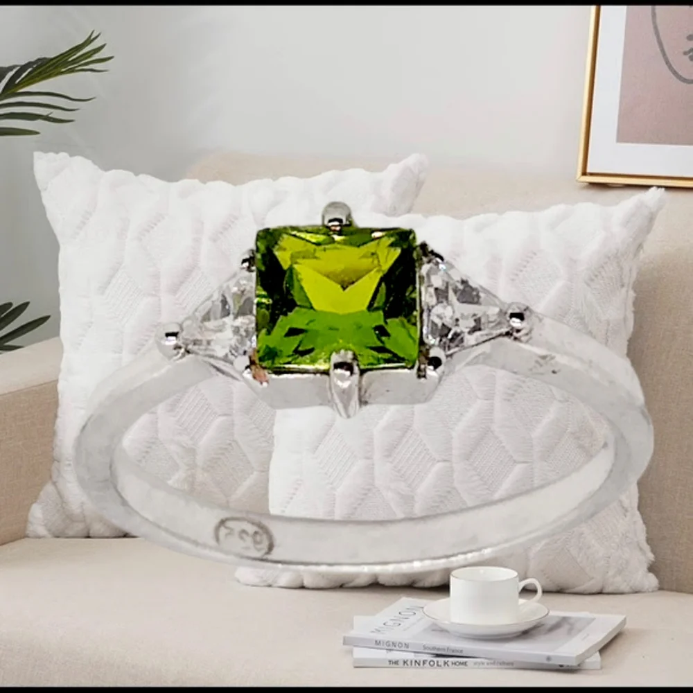 Green CZ Stone Sterling Silver Engagement Ring Size 6. NWOT